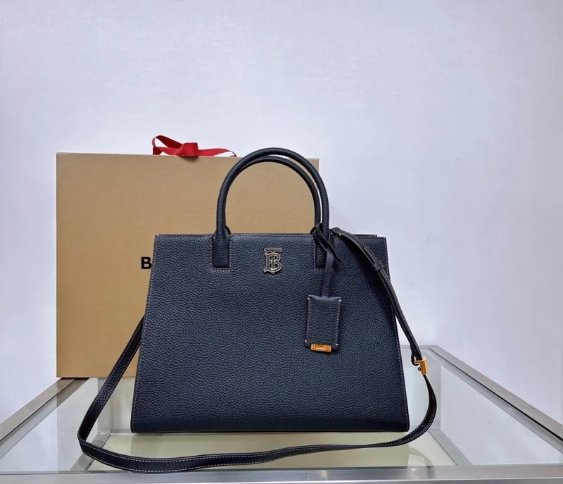 Burberry Shopping Bags-78