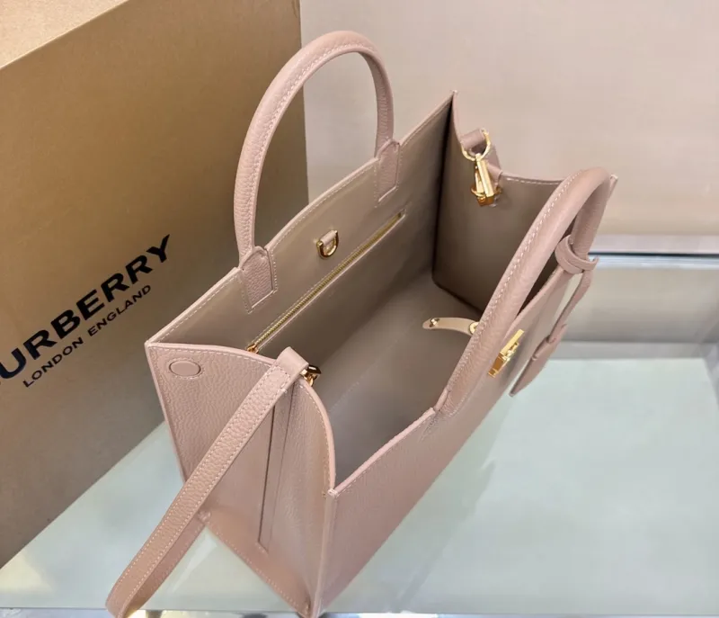 Burberry Beige Leather Tote Handbag - Image 4