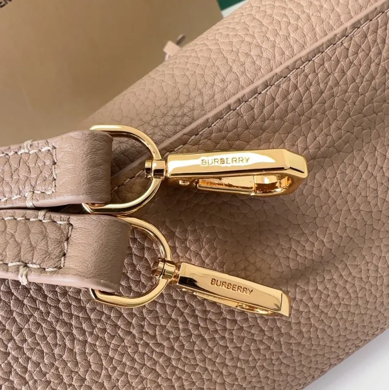 Burberry Beige Leather Tote Handbag - Image 9