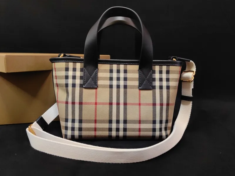 Burberry Shopping Bags-85