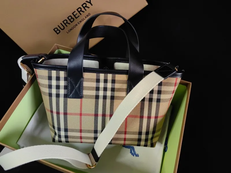 Alternative view of Burberry Shopping Bags-85