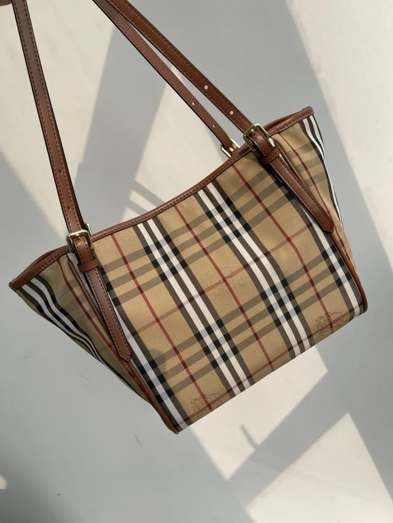 Burberry Shopping Bags-89