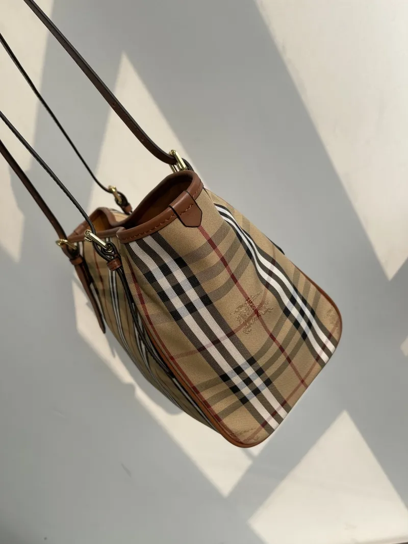 Alternative view of Burberry Shopping Bags-89