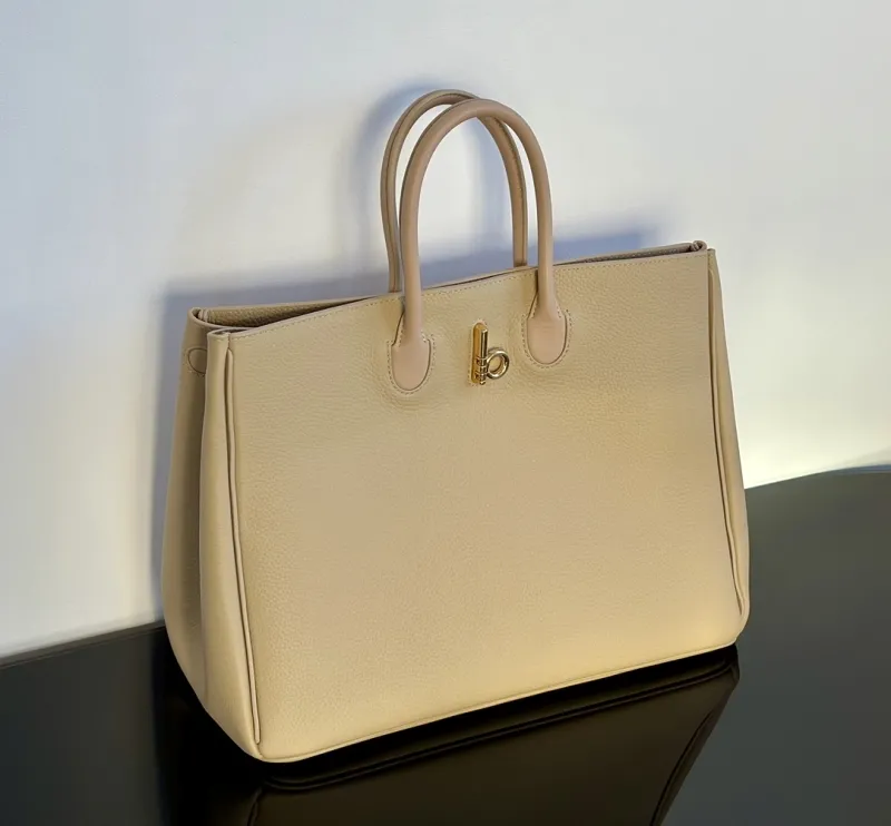 Alternative view of Burberry Beige Leather Tote Bag 92