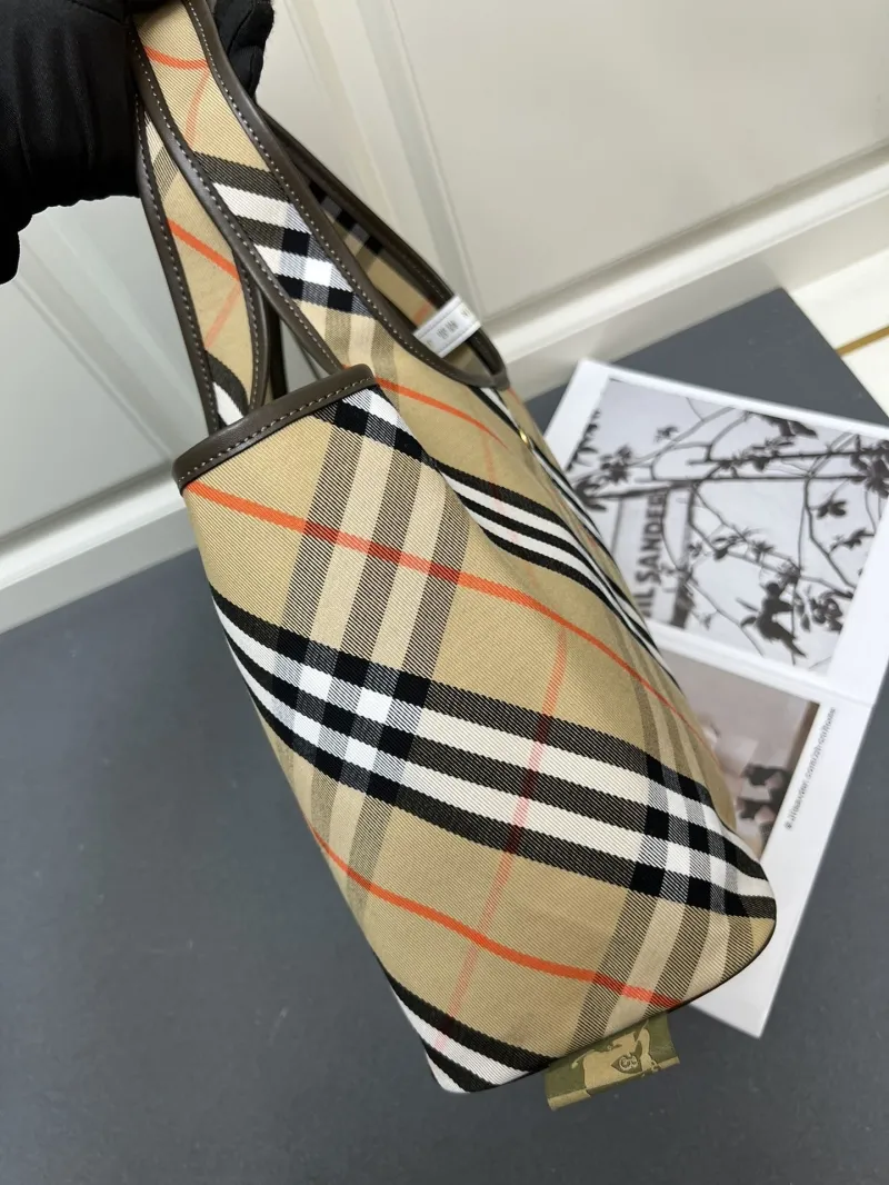 Burberry Classic Check Tote Bag with Pouch Model 8092 - Image 5