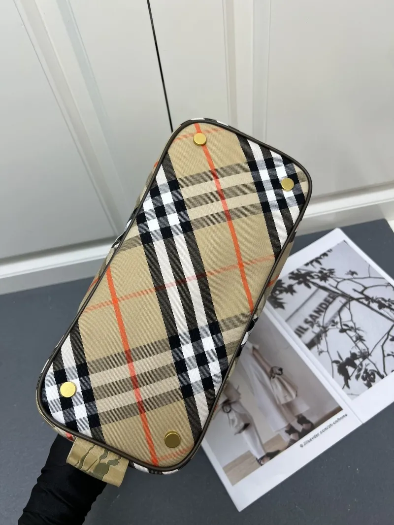 Burberry Classic Check Tote Bag with Pouch Model 8092 - Image 7