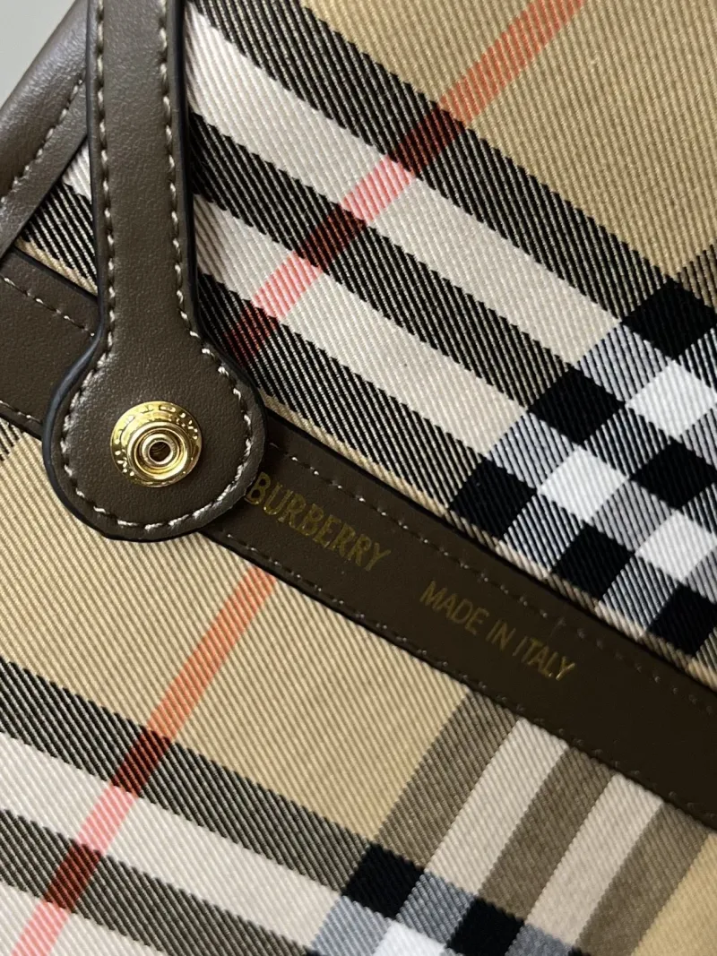 Burberry Classic Check Tote Bag with Pouch Model 8092 - Image 9