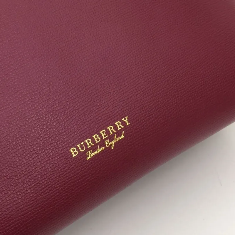 Burberry Shopping Bags-101 - Image 5