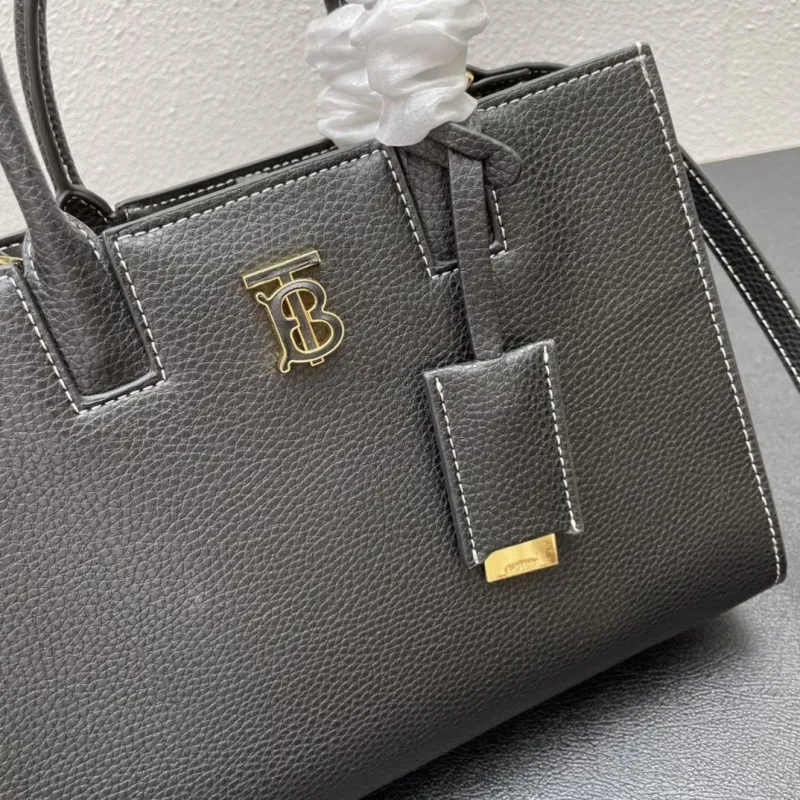 Burberry Shopping Bags-110 - Image 6