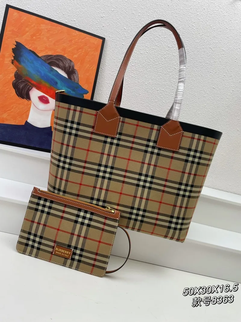 Burberry Shopping Bags-111