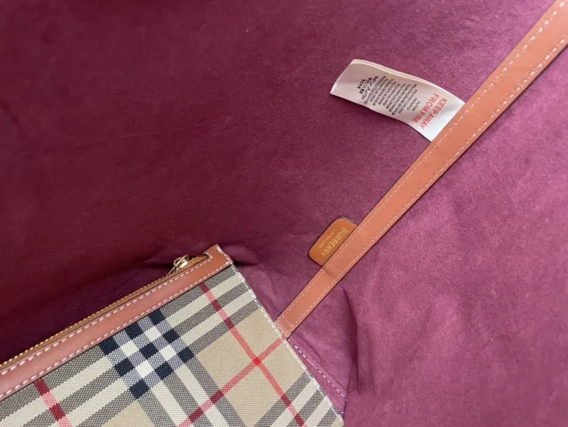 Burberry Classic Check Tote Bag with Pouch 8363 - Image 9