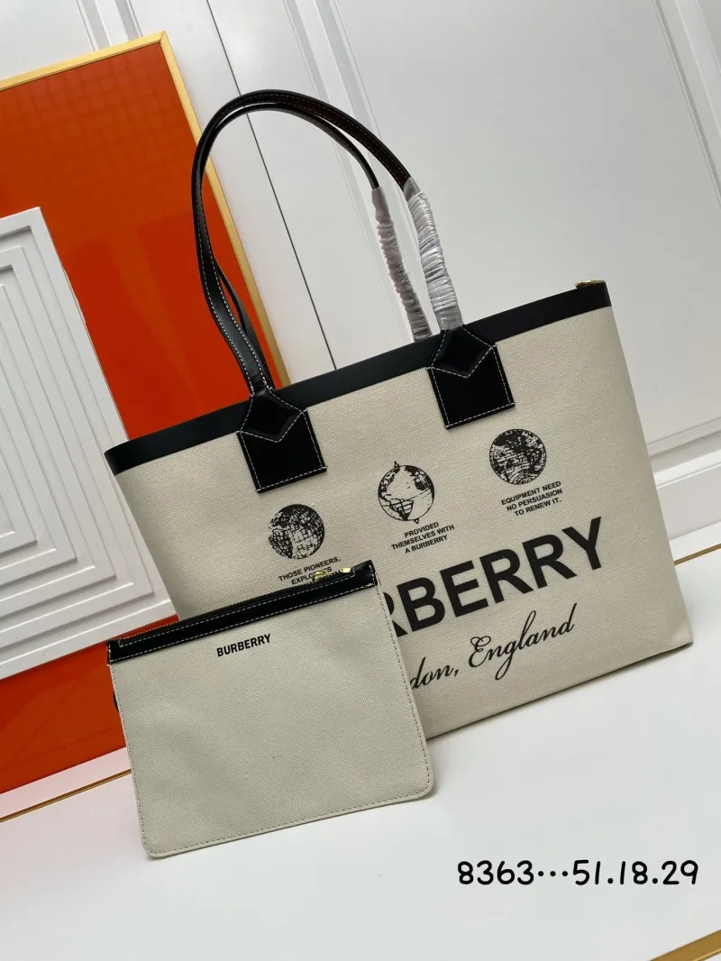 Burberry Shopping Bags-112