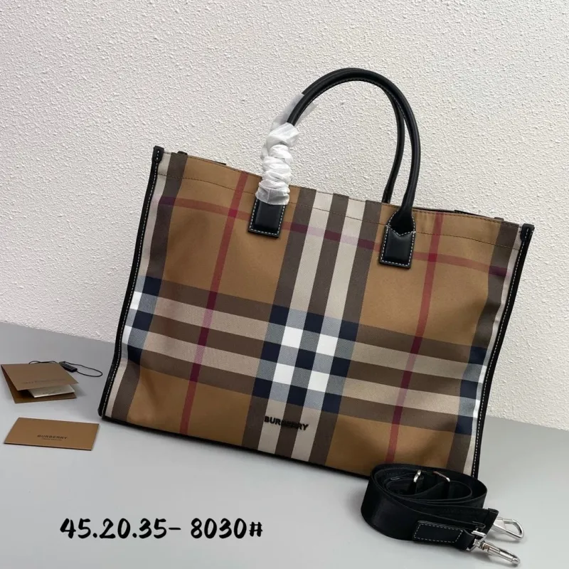 Burberry Shopping Bags-117