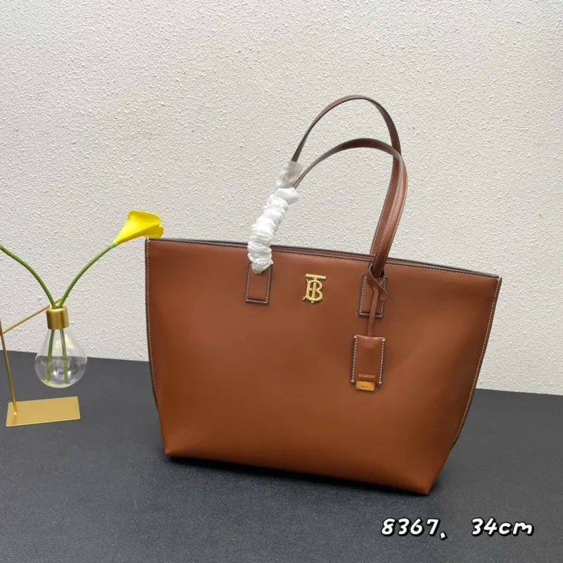 Alternative view of Burberry Shopping Bags-119