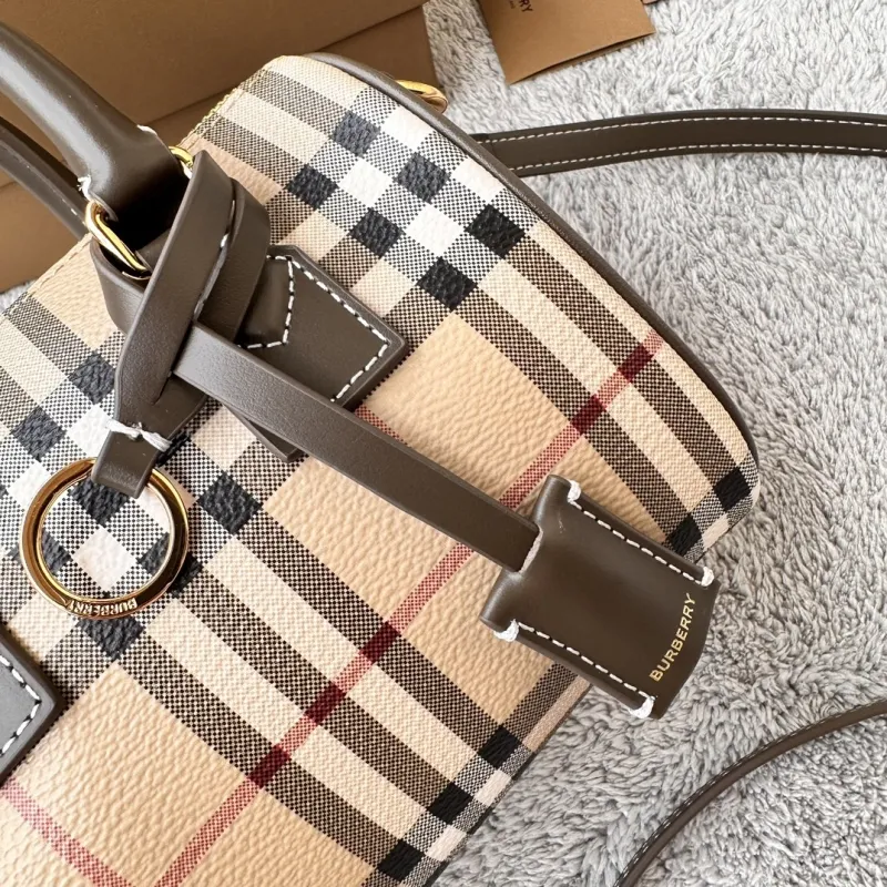 Burberry Speedy Style Small Crossbody Handbag 25 - Image 3