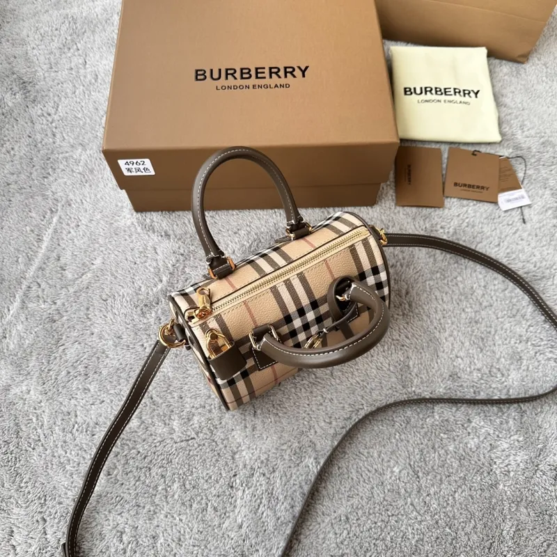 Burberry Speedy Style Small Crossbody Handbag 25 - Image 4