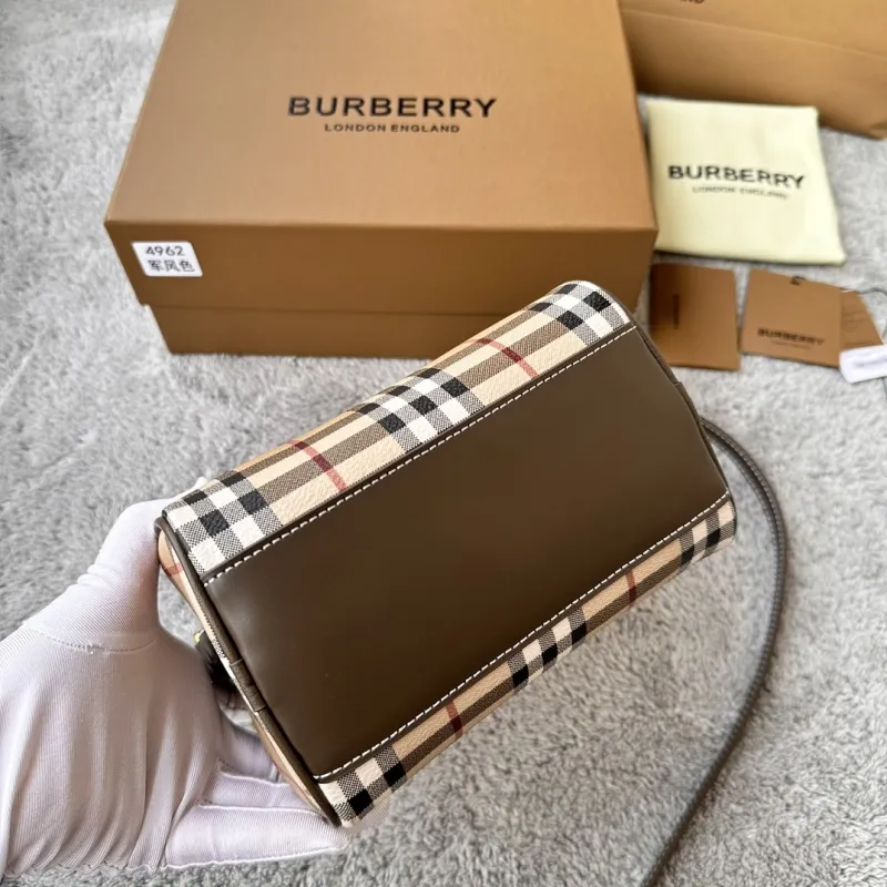 Burberry Speedy Style Small Crossbody Handbag 25 - Image 6