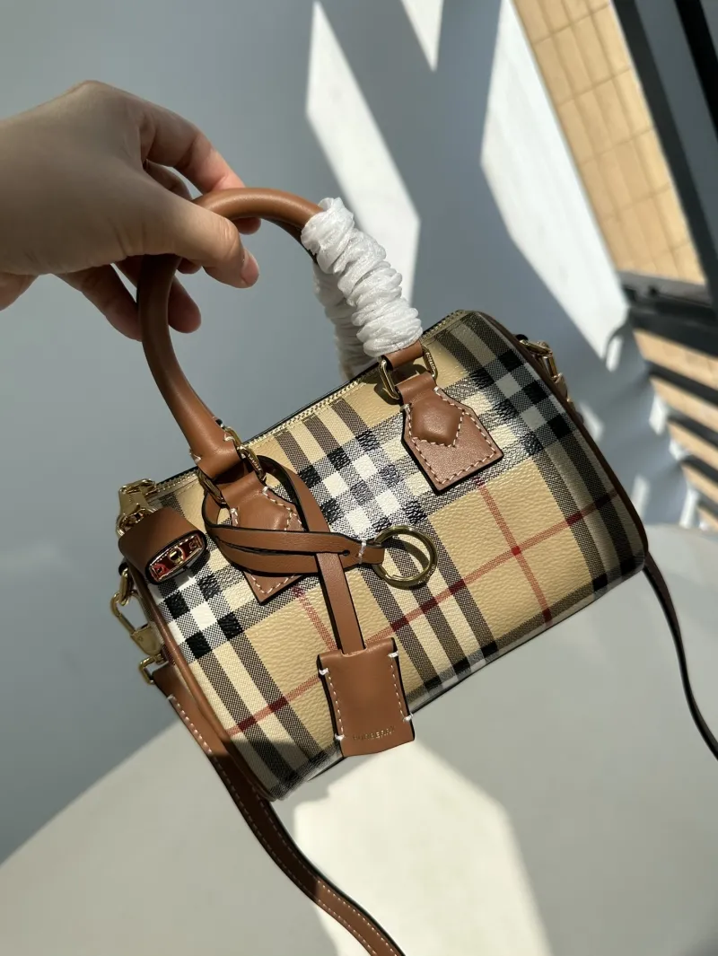 Burberry Speedy 26 Check Crossbody Handbag - Image 3