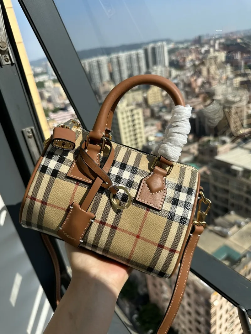 Burberry Speedy 26 Check Crossbody Handbag - Image 4