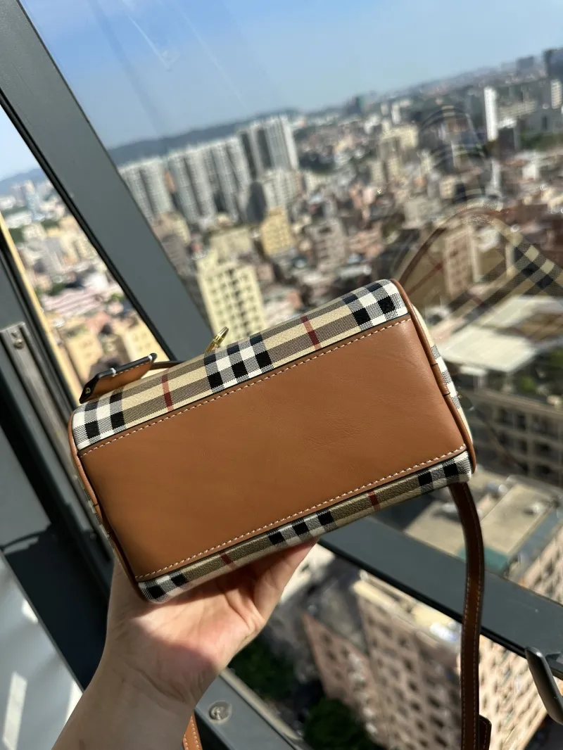 Burberry Speedy 26 Check Crossbody Handbag - Image 7