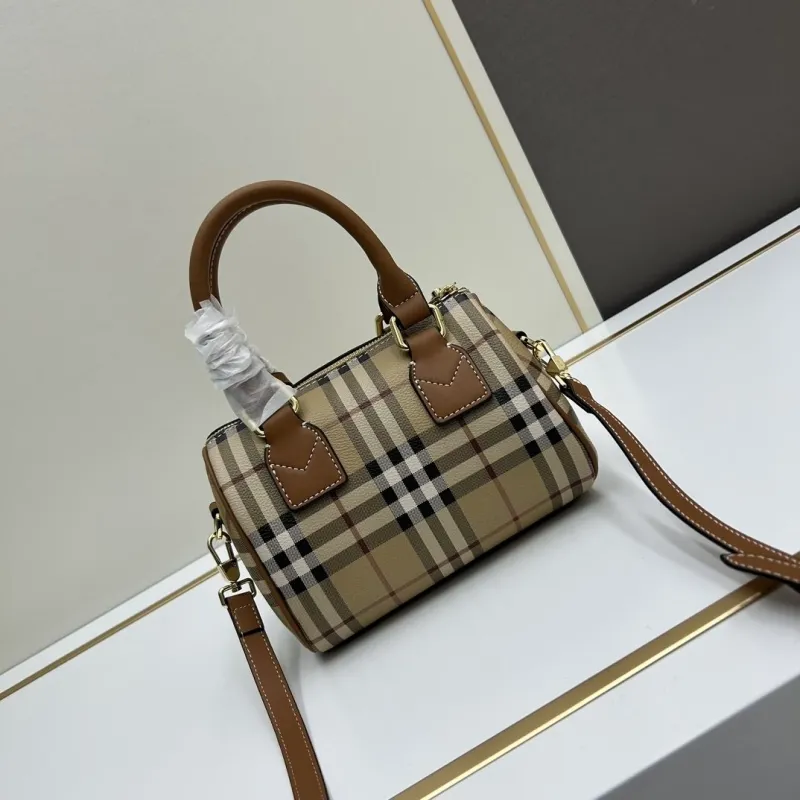 Burberry 18.5cm Classic Check Speedy Shoulder Bag - Image 3