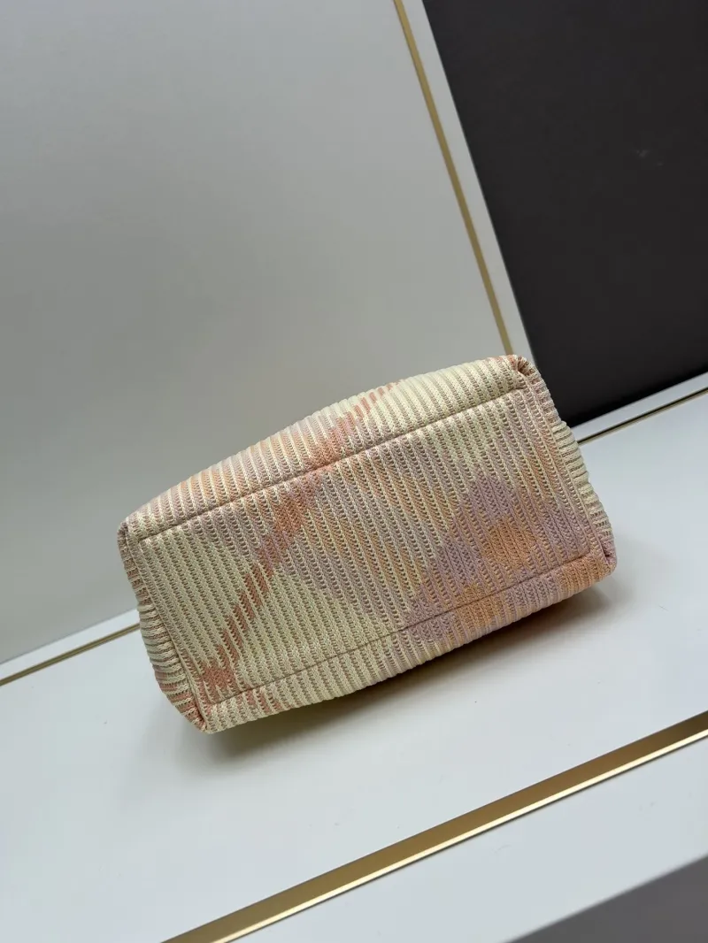 Burberry 8421 Pastel Pink Top Handle Bag - Image 4