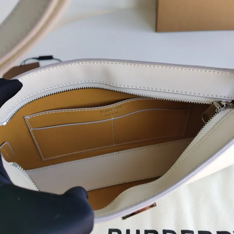 Burberry White Leather Shoulder Bag - Image 9