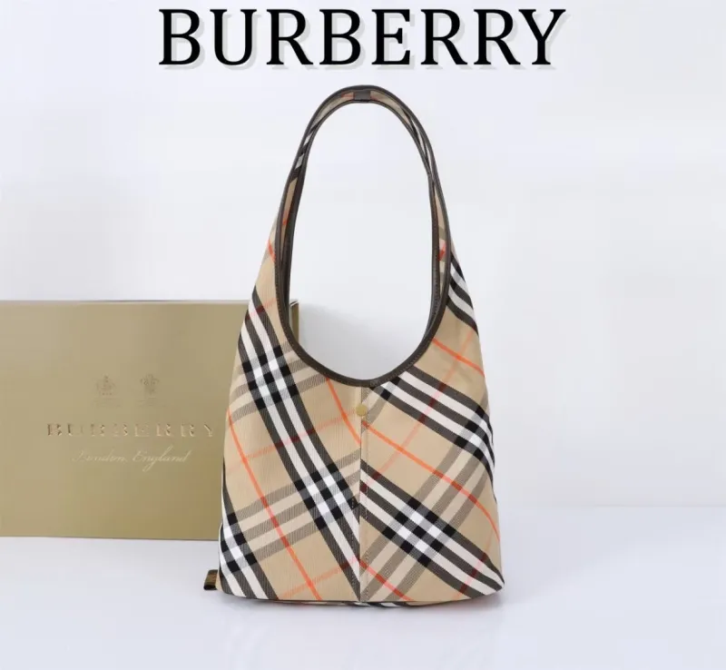Burberry Vintage Check Hobo Bag with Pouch - Image 3