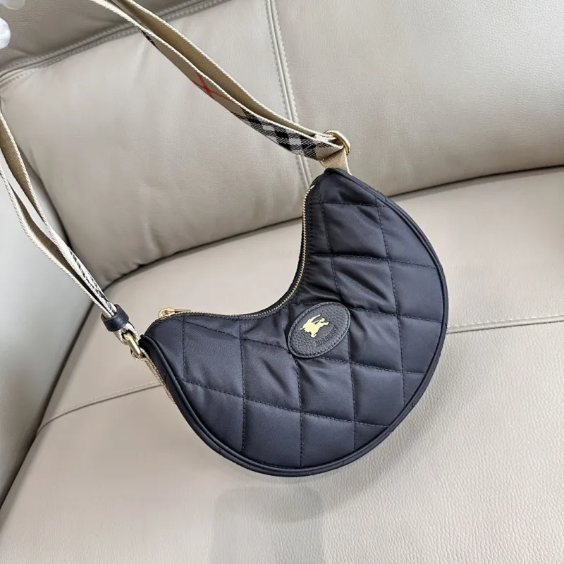 Burberry Black Quilted Hobo Bag 33 - Image 3