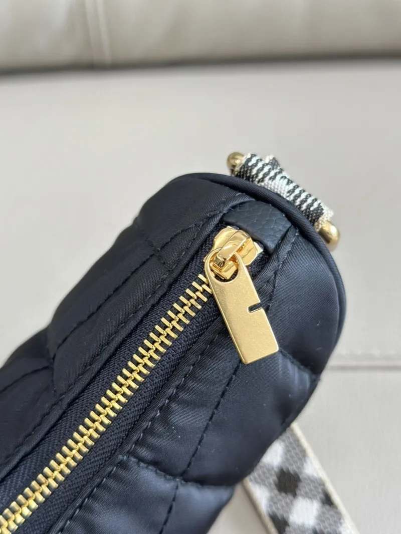 Burberry Black Quilted Hobo Bag 33 - Image 7