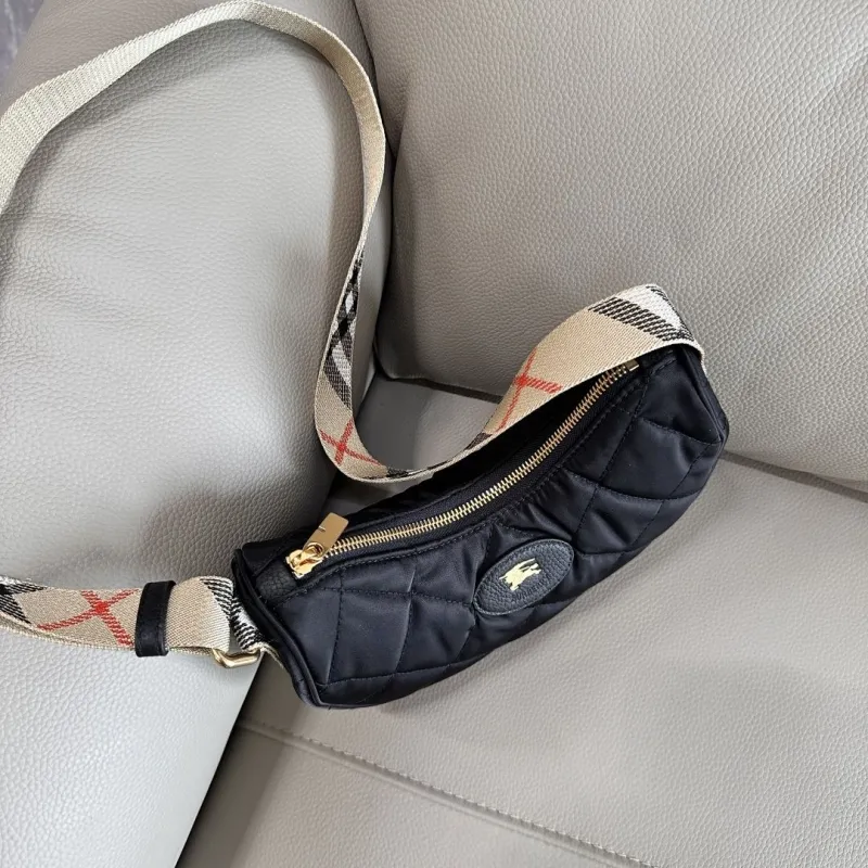 Burberry Black Quilted Hobo Bag 33 - Image 8
