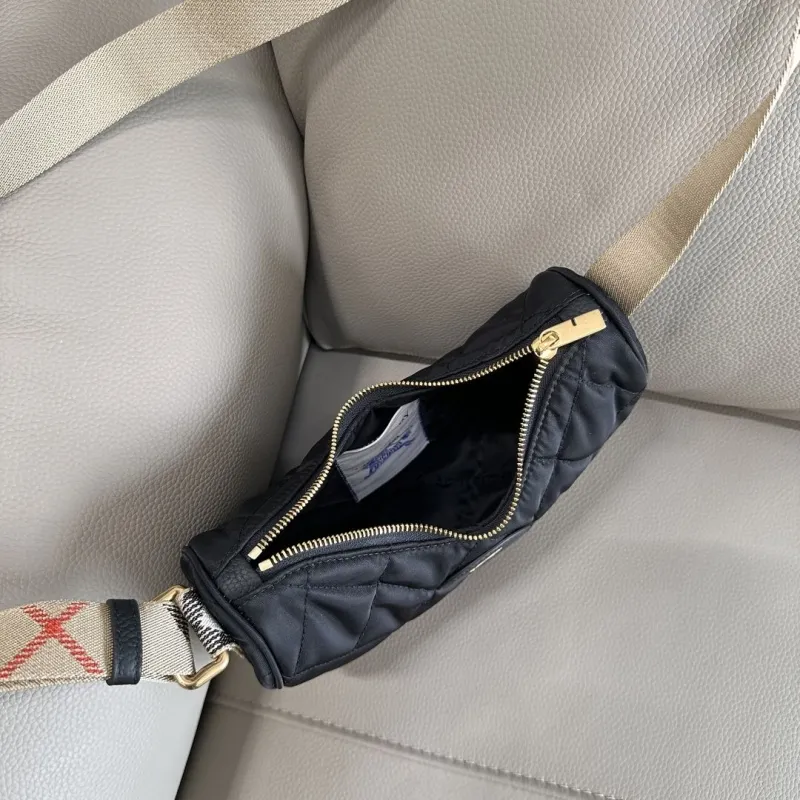 Burberry Black Quilted Hobo Bag 33 - Image 9