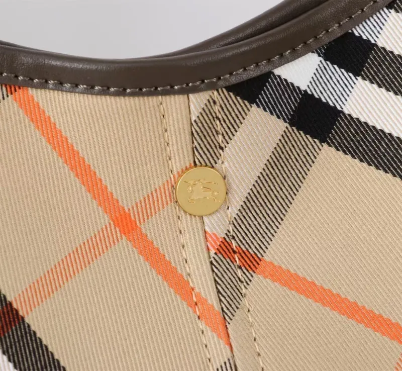 Burberry Classic Check Hobo Shoulder Bag with Pouch - Image 6