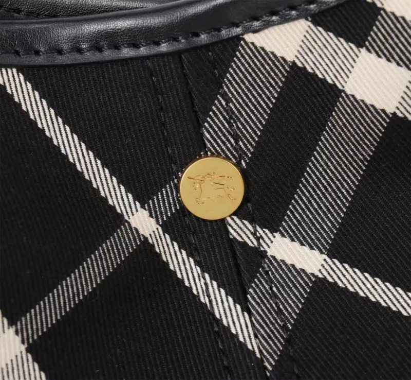 Burberry Black Check Hobo Shoulder Bag with Pouch - Image 6