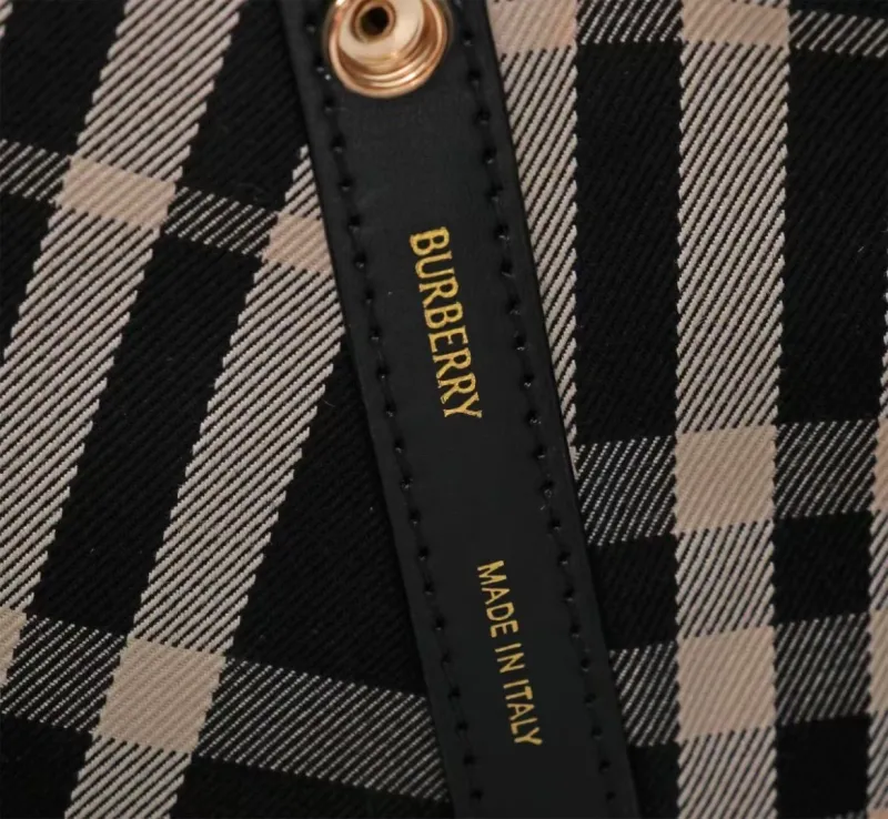 Burberry Black Check Hobo Shoulder Bag with Pouch - Image 8