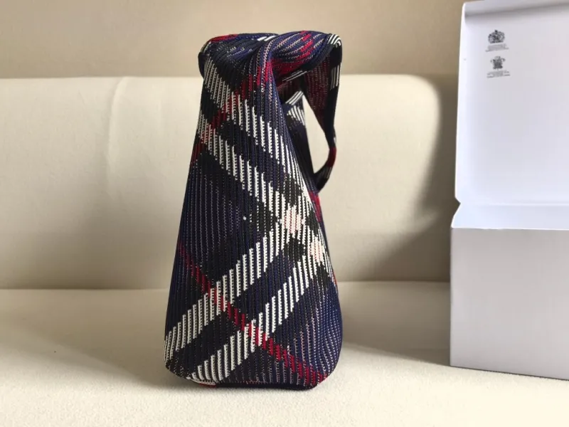 Burberry Navy Check Shoulder Bag 82 - Image 3
