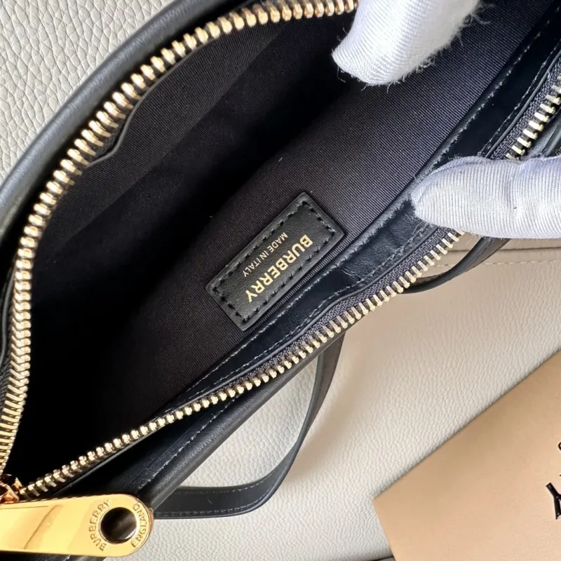 Burberry Vintage Check Shoulder Bag 104 Beige Black - Image 7