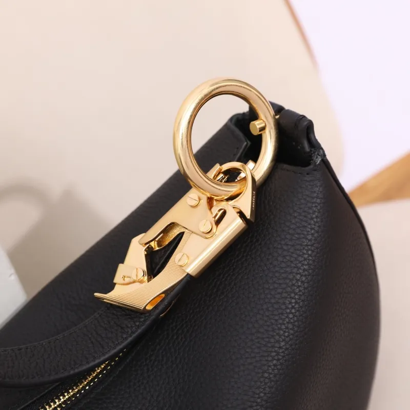 Burberry Black Leather Hobo Shoulder Bag - Image 5