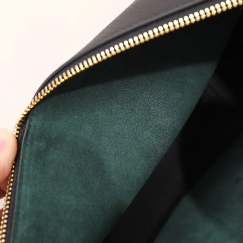 Burberry Black Leather Hobo Shoulder Bag - Image 8