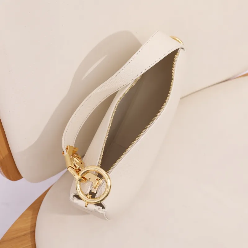Burberry White Top Handle Leather Bag 122 - Image 8
