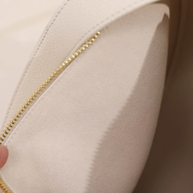 Burberry White Top Handle Leather Bag 122 - Image 9