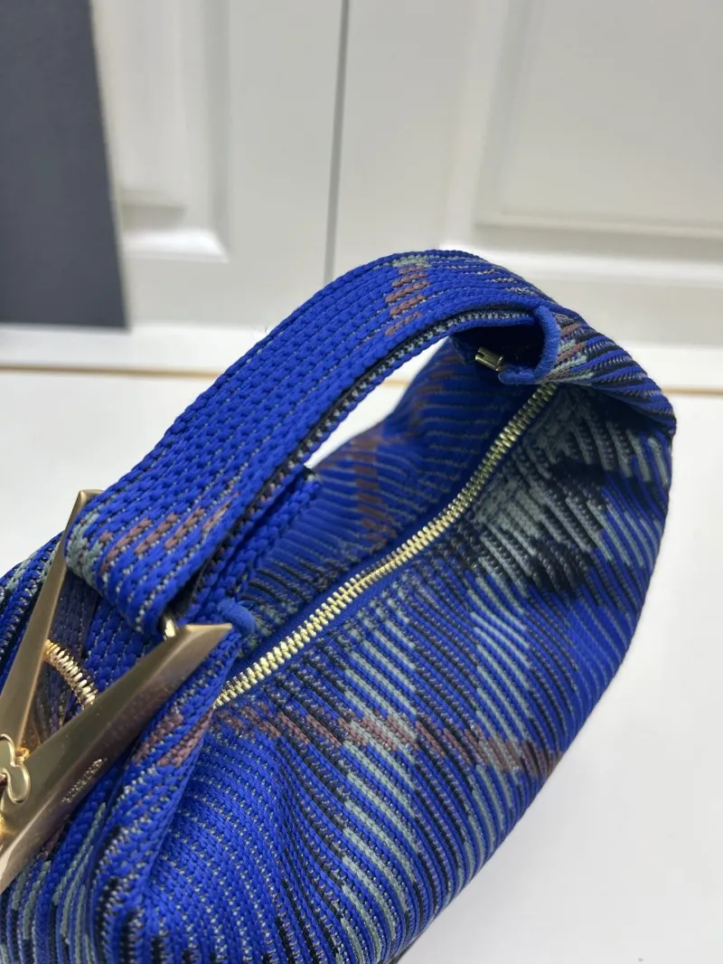Burberry Blue Check Top Handle Hobo Bag 8421 - Image 6