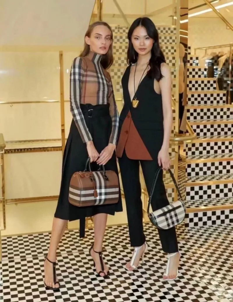 Burberry Signature Check Top Handle Bag - Image 4