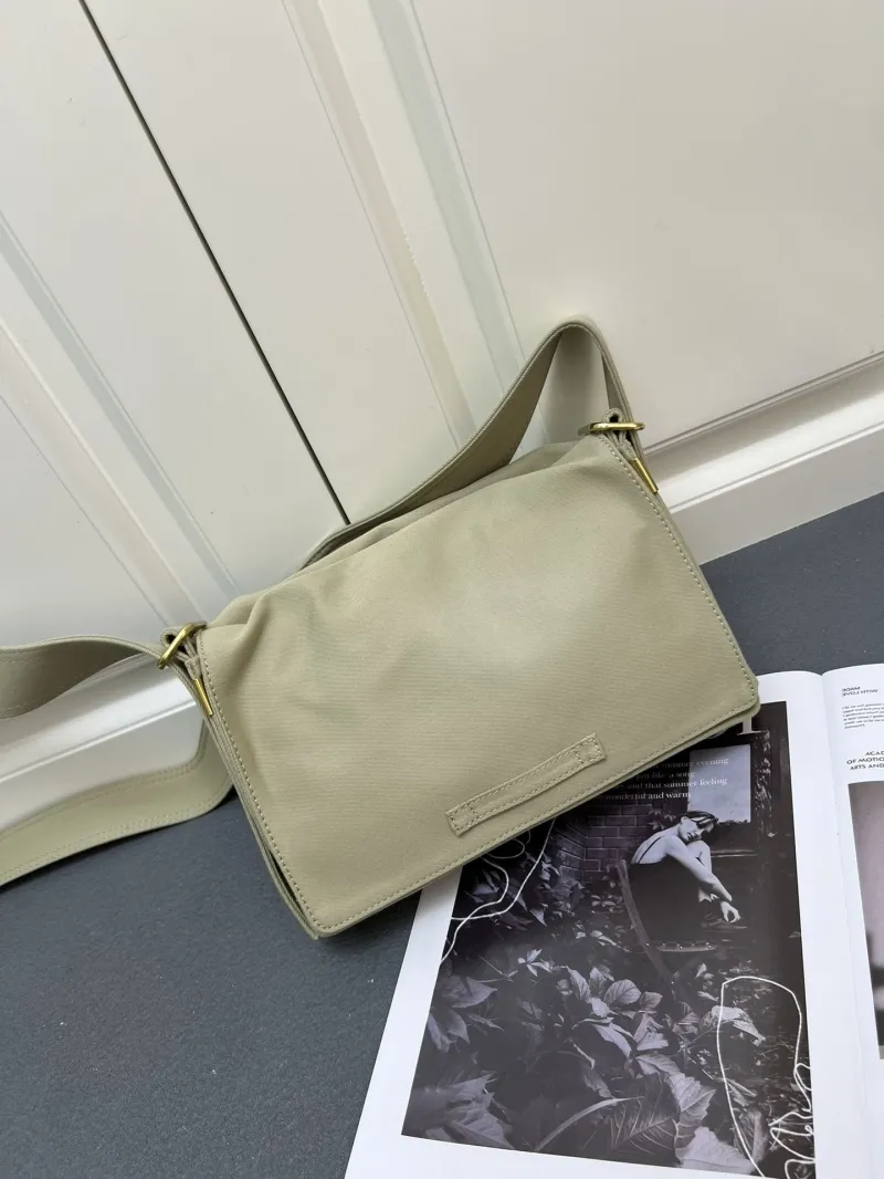 Burberry 8202 Light Beige Crossbody Bag - Image 3