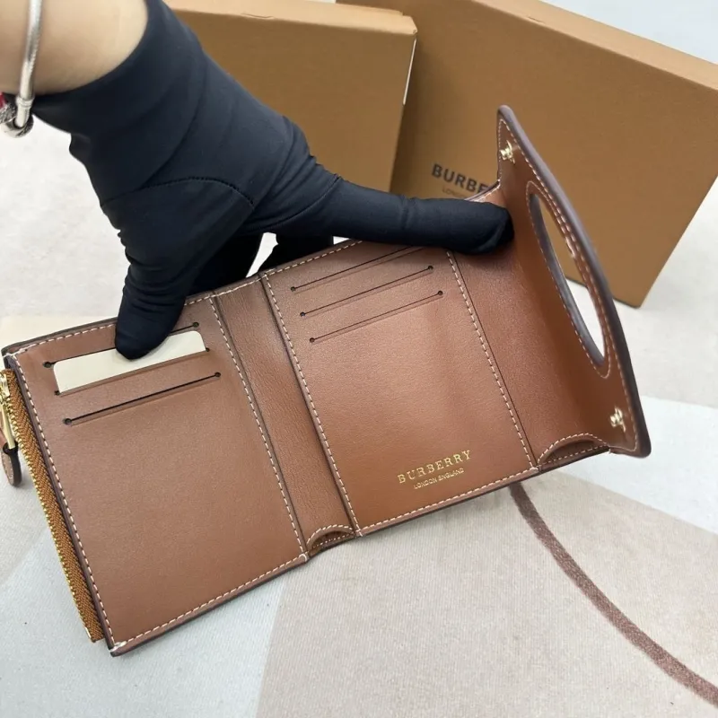 Burberry Wallets-16 - Image 6