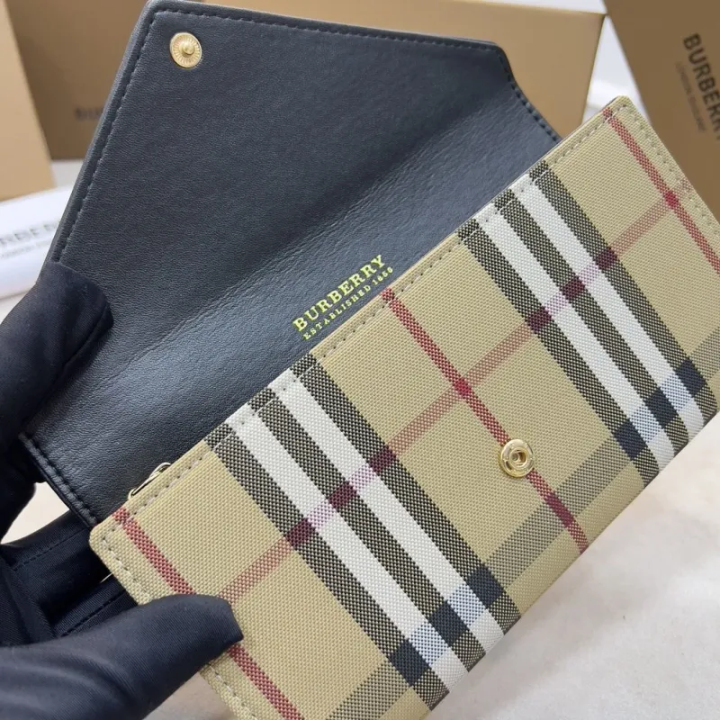Burberry Wallets-28 - Image 4