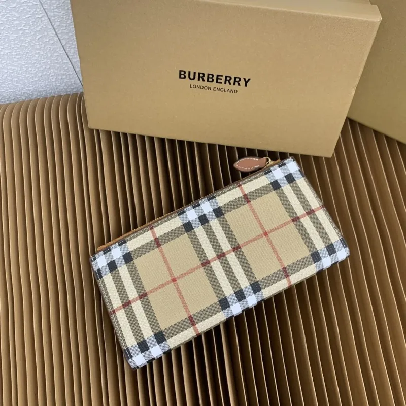 Burberry Vintage Check Zip Wallet