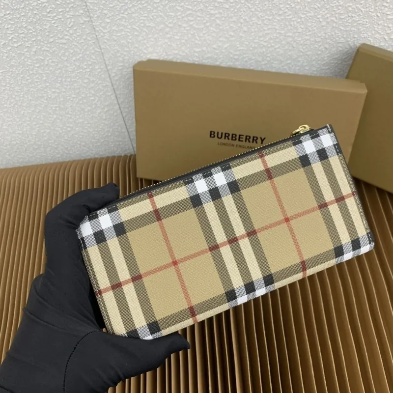 Burberry Vintage Check Zip Wallet