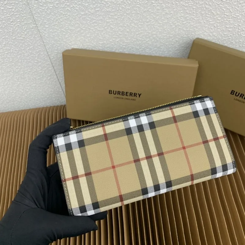 Burberry Vintage Check Zip Wallet - Image 3