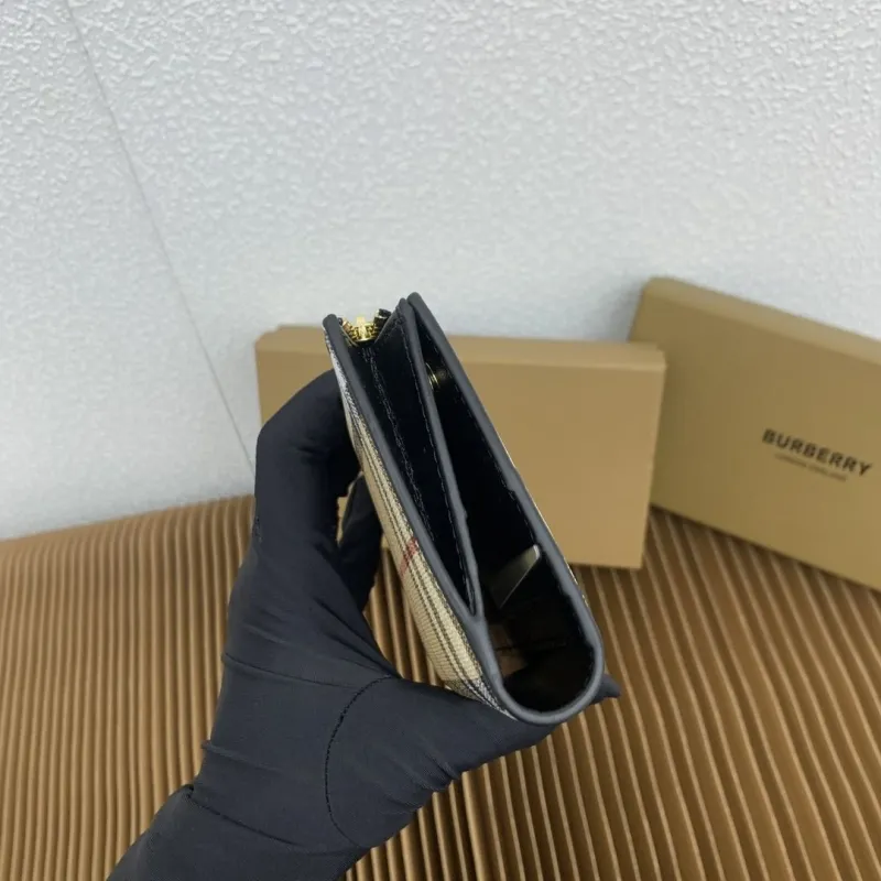 Burberry Vintage Check Zip Wallet - Image 8
